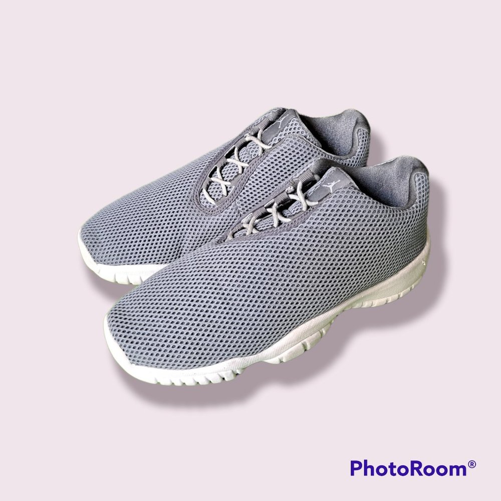 JORDAN Future low sneakers grey boys' size 4.5